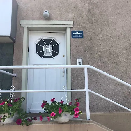 Les Charmantes Daire *